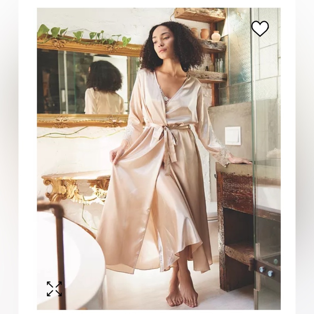 Flora Stella Satin Venise Trim Robe S/M